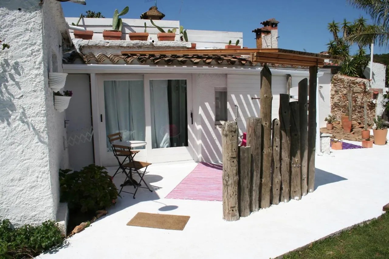 Le Rondini- Solo Adultos Hotell Montrás